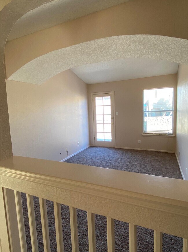 Building Photo - 7331 Corona Del Sol Dr