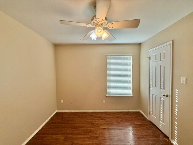 Building Photo - 3 Bedroom, 2 Bathroom Home in Lindale!