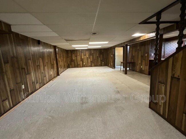Building Photo - 503 Roland Ave