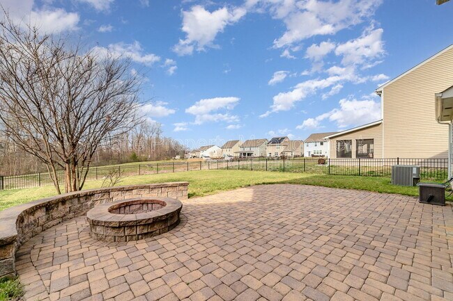 Building Photo - 7922 Kelburn Ln