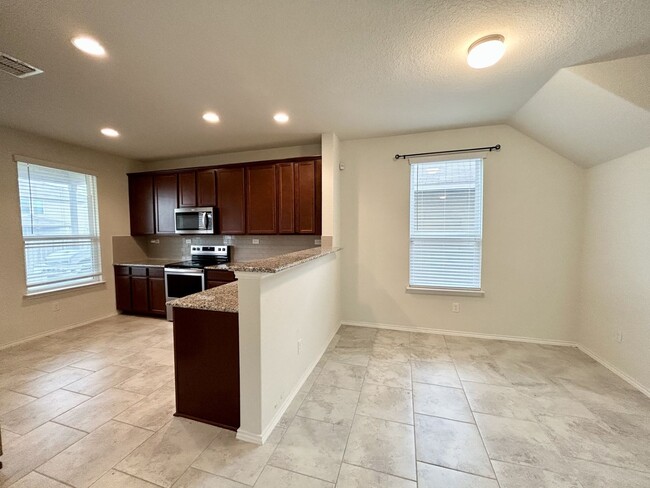 Building Photo - $300 OFF 1ST MONTH RENT IF YOU MOVE IN WIT...