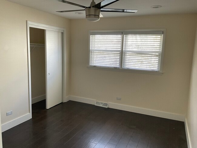 Building Photo - 566 N Howard Ave