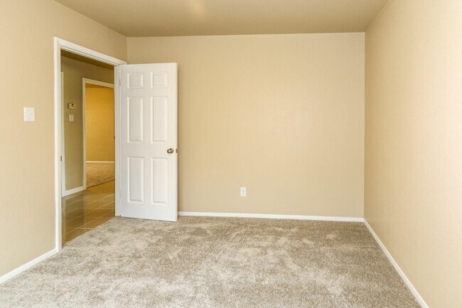 Building Photo - 7626 Troulon Dr