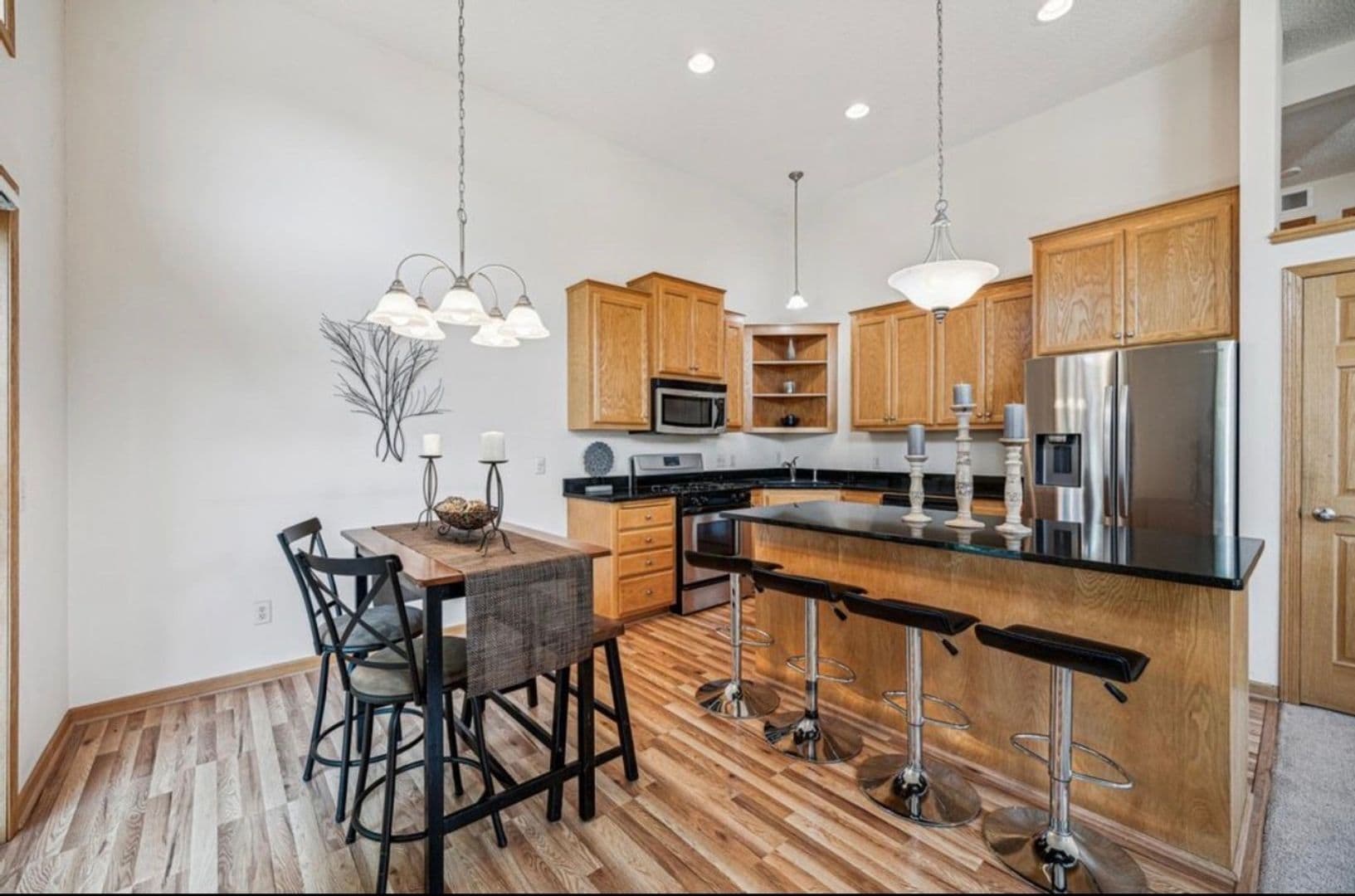 Building Photo - 8315 Cedarview Cir