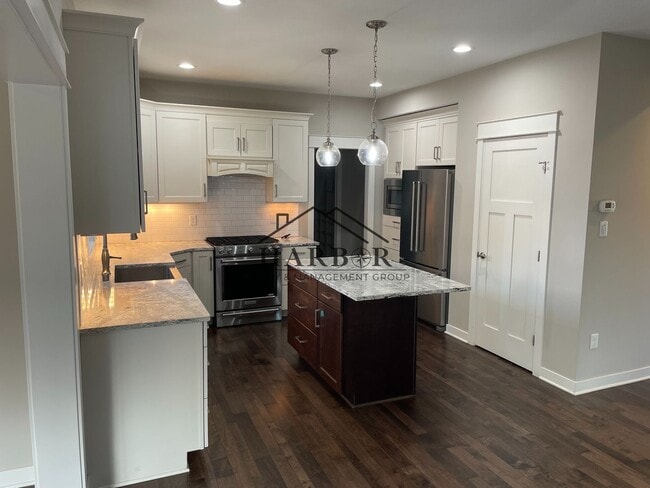 Building Photo - 2049 Kerry Dr NE