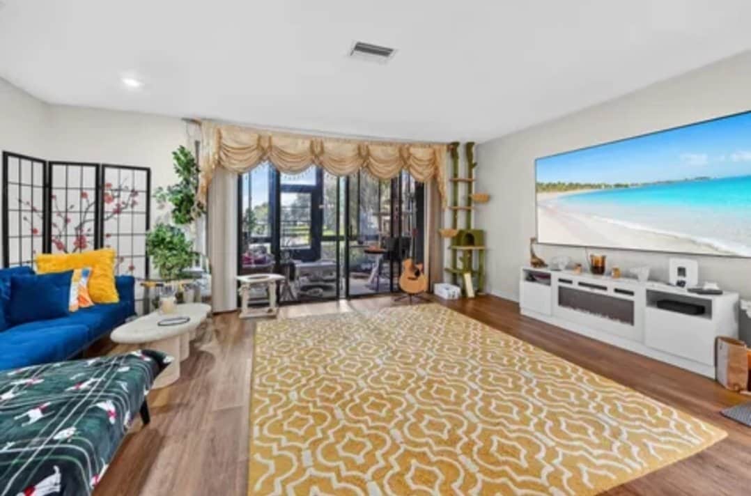 Building Photo - 4587 Carambola Cir S