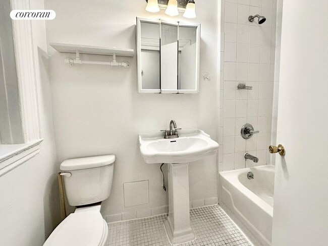 Building Photo - 940 Amsterdam Ave