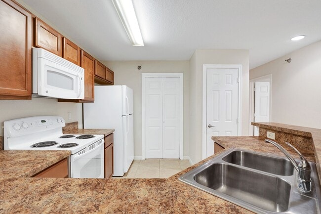 Building Photo - 7323 Snowden Rd