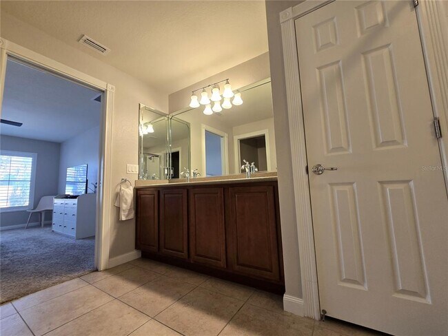 Building Photo - 11895 Iselle Dr