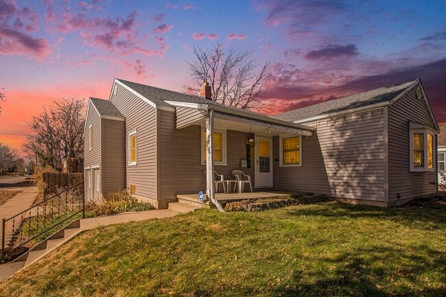 Building Photo - 4Bed/2Bath home with newly renovated basem...