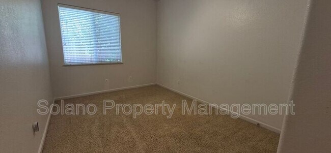 Building Photo - 1085 Crystal Springs Dr