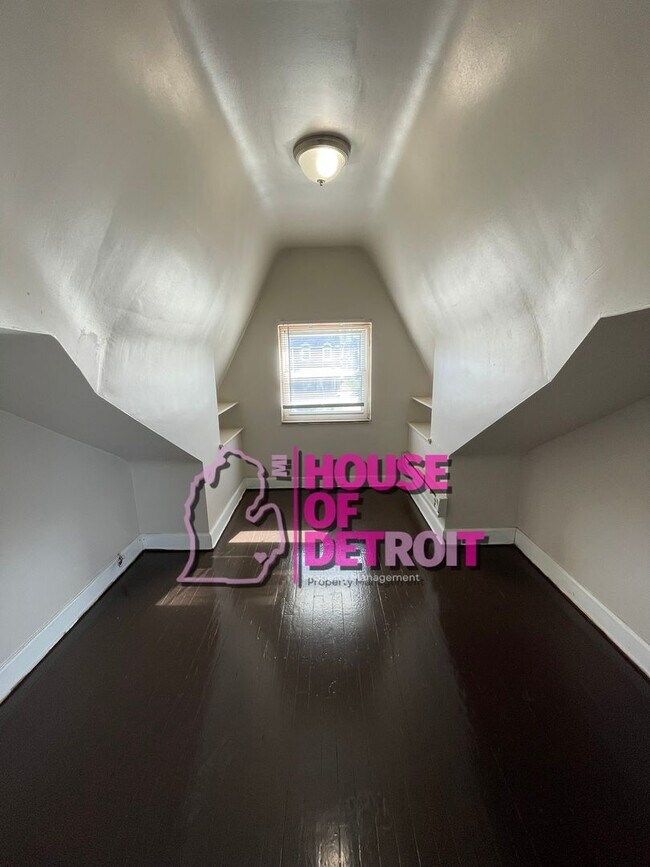 Building Photo - 17167 Hartwell Detroit*