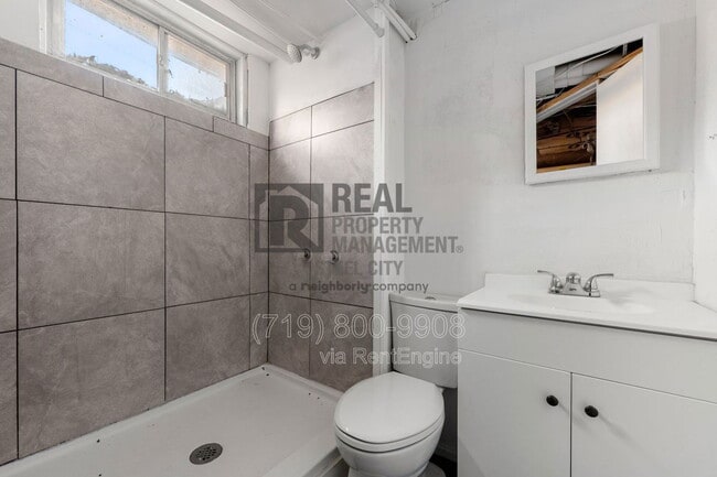 Building Photo - 3211 Fairfield Ln