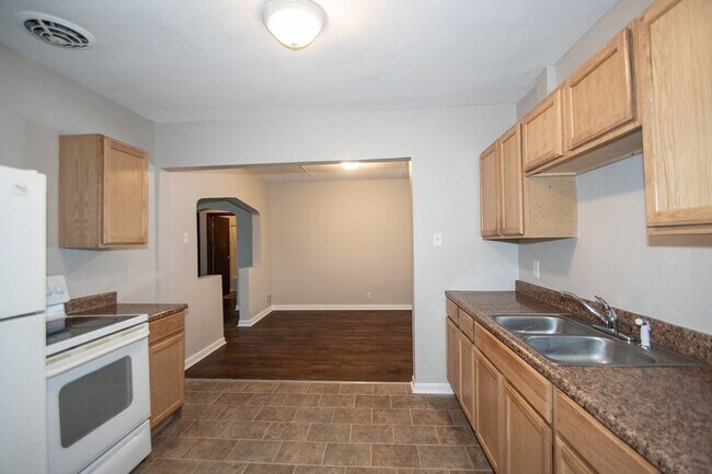 Building Photo - 3309 Mars Hill St