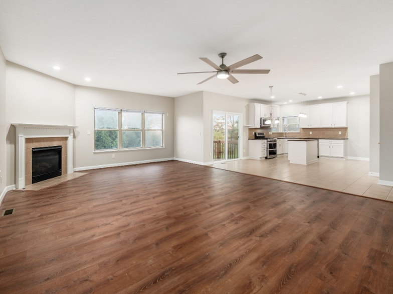 Building Photo - 2478 Silver Hill St