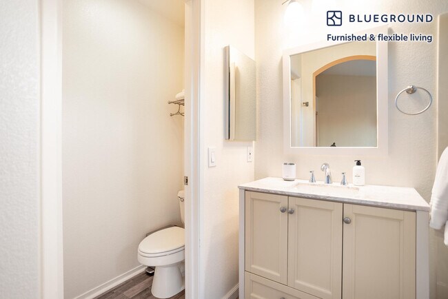 Building Photo - 354 Montecito Way