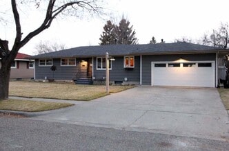 Building Photo - 2646 Yellowstone Ave