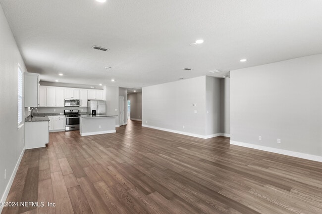 Building Photo - 4570 Creekside Blf St