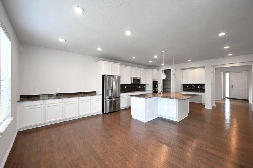 Building Photo - 8786 Larch Trl