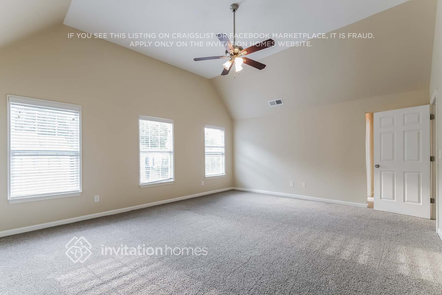 Building Photo - 4015 Pointe Vecchio Cir