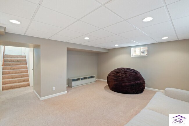 Building Photo - Coming Soon! Modern Aksarben 4 Bedroom