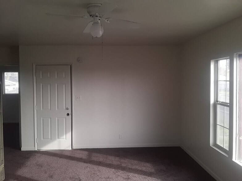 Building Photo - 333 P St