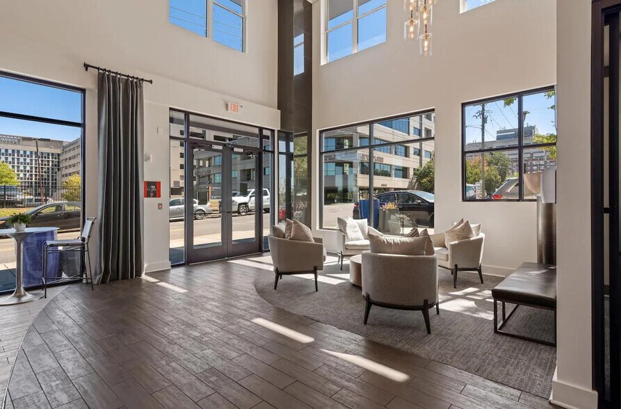 Building Photo - 2200 State St