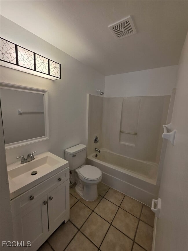 Building Photo - 1248 Columbus Blvd