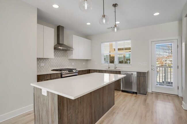 Building Photo - Beautiful Four Bedroom Abode in Brookland/...