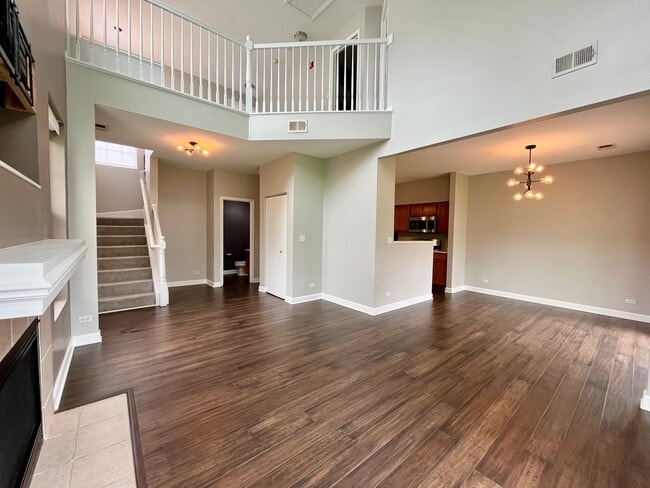 Building Photo - 1919 Golden Gate Ln