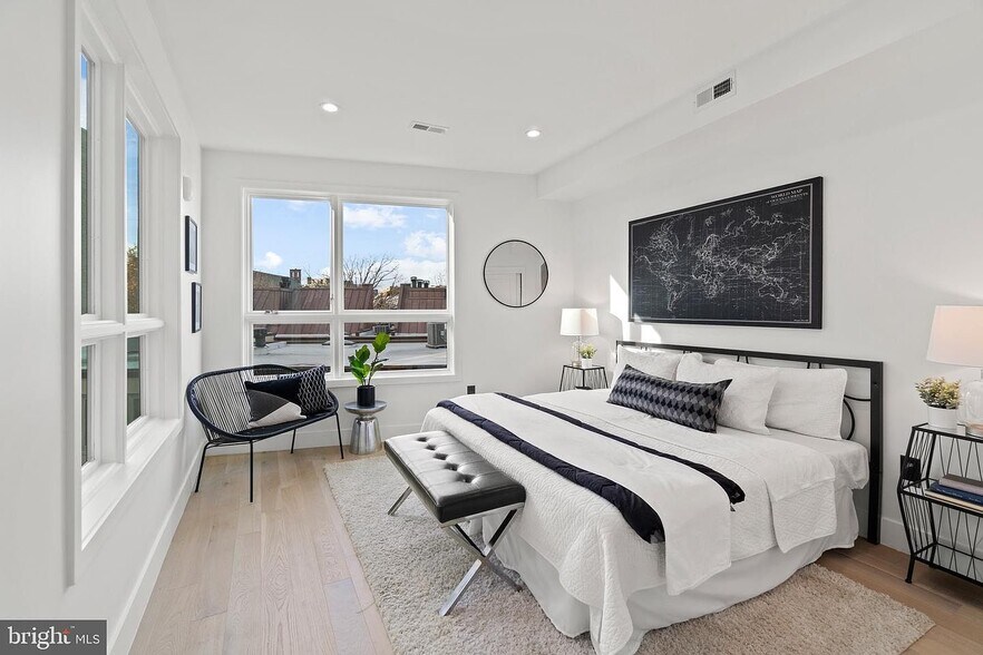 Building Photo - 1312 13th St NW