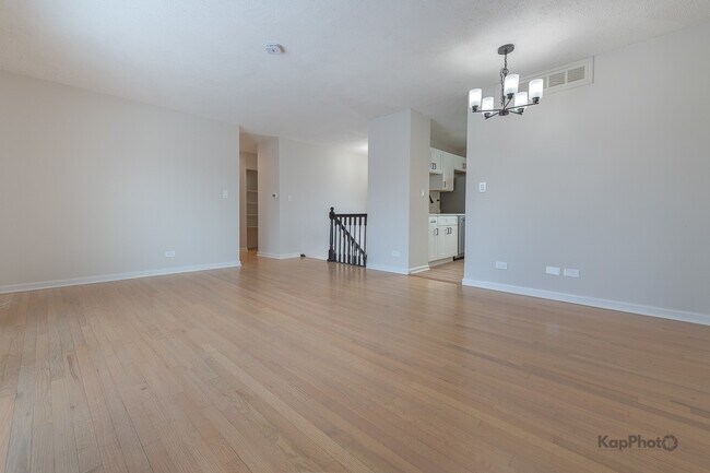 Building Photo - 8170 Northway Dr