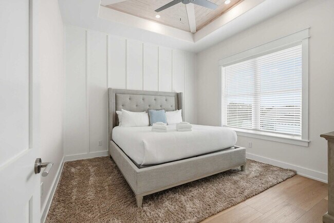 Building Photo - 304 Palm Beach Dr