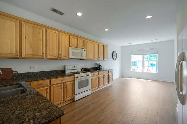 Building Photo - 11895 Bloomfield Dr