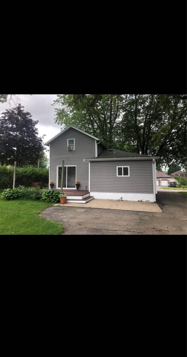 Building Photo - 608 N West St