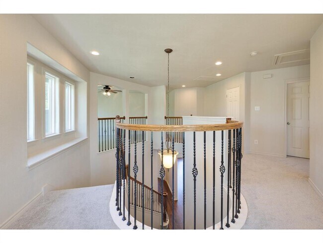 Building Photo - 13925 Fallsprings Way