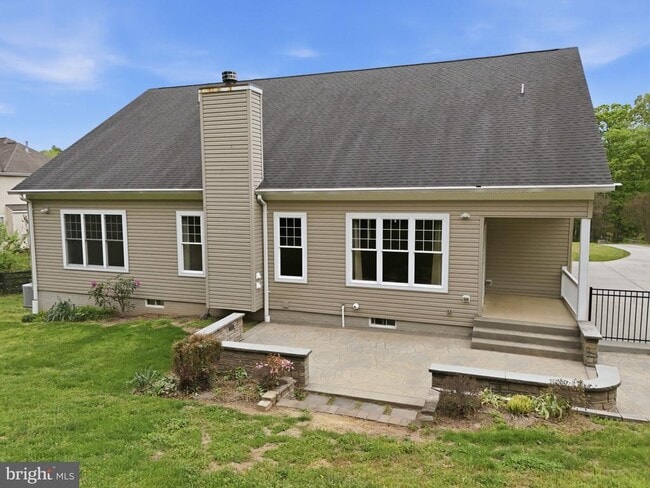 Building Photo - 42240 Hiddenwood Ln