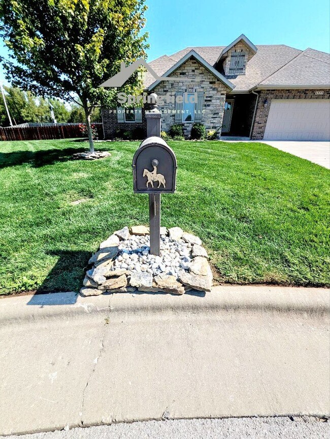 Building Photo - Wild Horse by The Lakes, Executive Home w/ 3 Car Garage