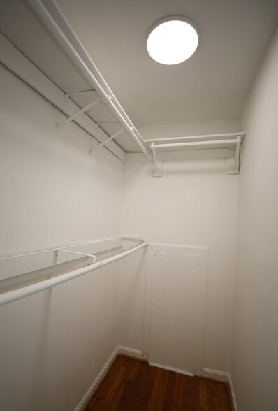 Building Photo - 1305 Orren St NE