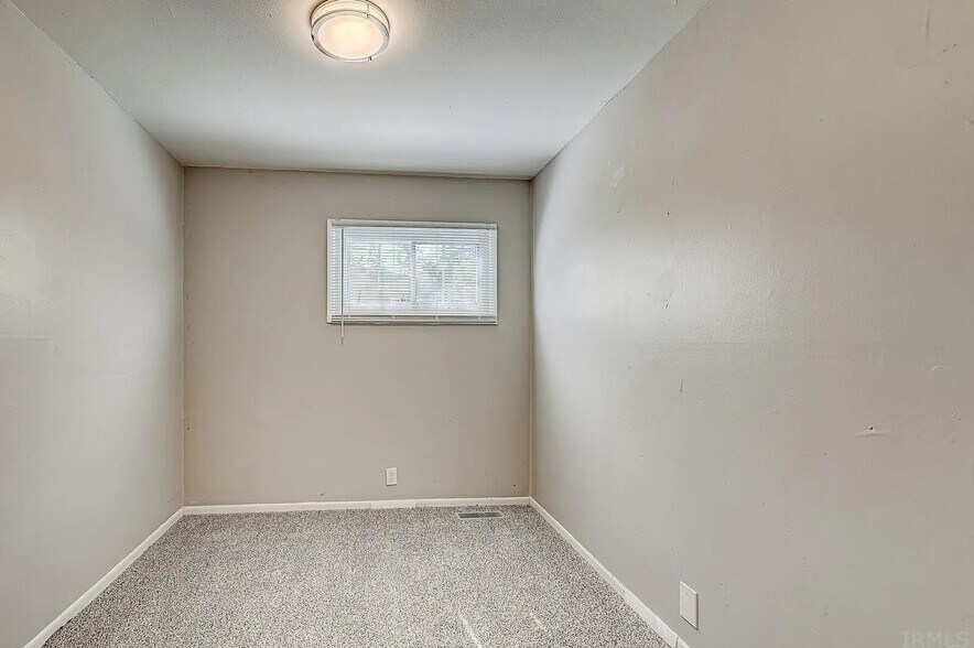 Building Photo - 1302 Brummit Ln