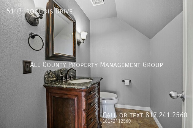 Building Photo - 5103 Iroquois Dr