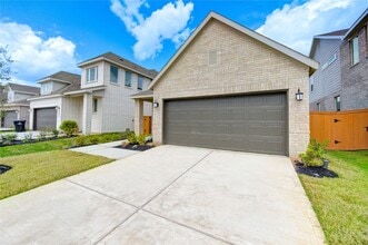 Building Photo - 1047 Blue Stone Dr