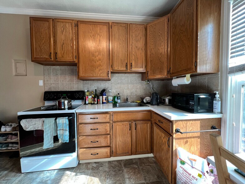 Building Photo - 2530 College Ave