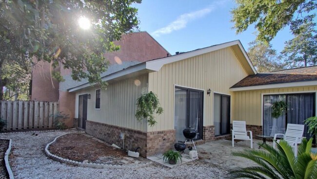 Building Photo - 16 Navigator Ln