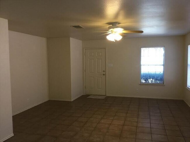 Building Photo - 9001 Kimono Ridge Dr