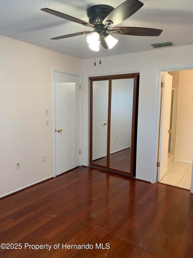 Building Photo - 4143 Montano Ave