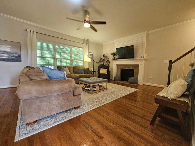 Building Photo - GRASSFIELD - Lauren's Cove