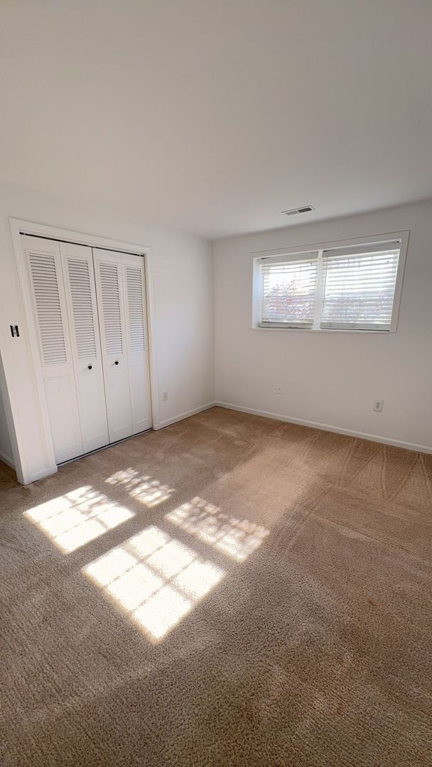 Building Photo - Three Bedroom Townhouse in Alexandria Near Ft Belvoir