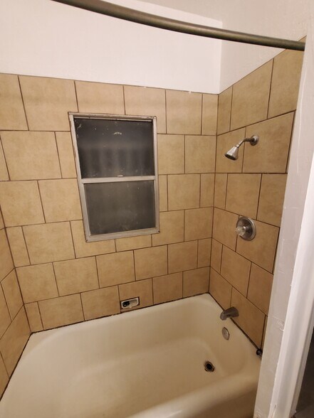 Jack Jill Bathroom between Bedroom 1 and 2 - 2008 N Copia St