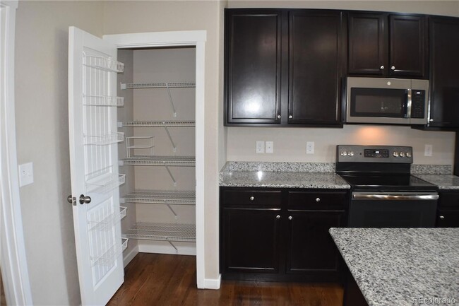 Building Photo - 7941 Barraport Dr